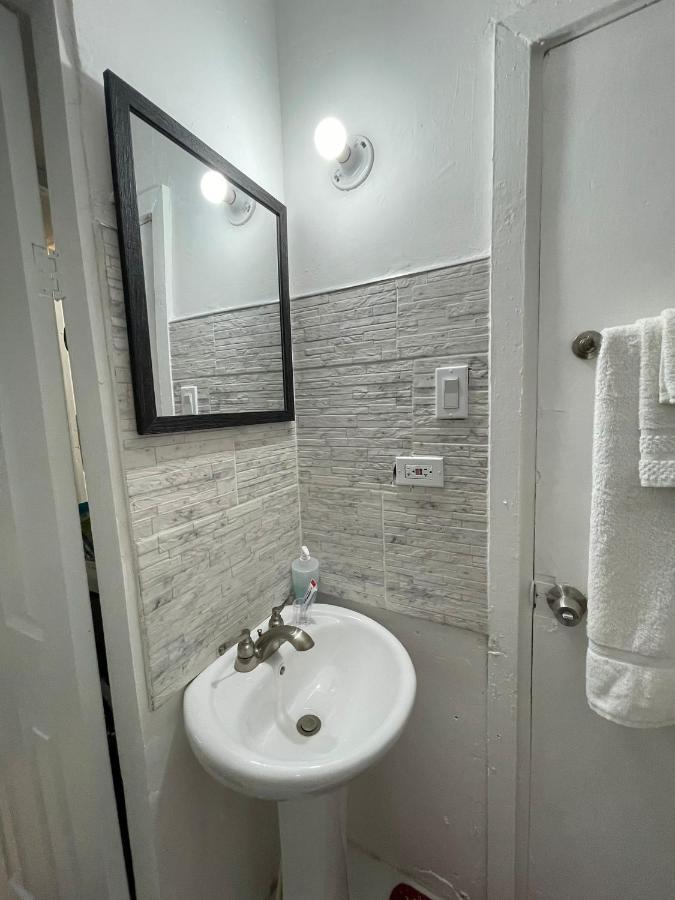 Blue Royalty Bed & Breakfast Portmore Luaran gambar